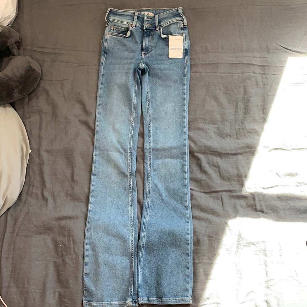SIZE 24 FREE PEOPLE SIERRA BLUE JEANS! SO CUTE AND STRETCHY!
